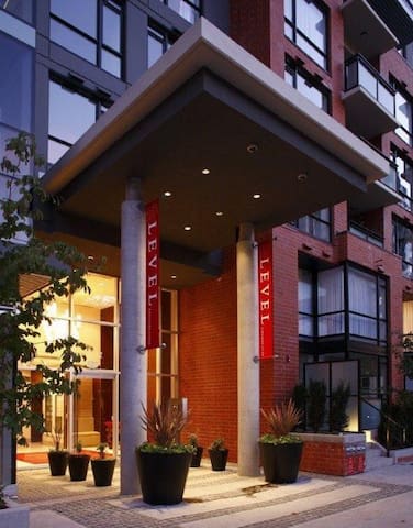 Level Vancouver Yaletown managed Airbnb listing 3