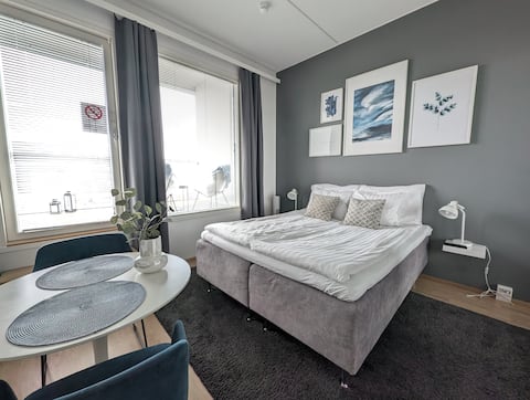 Top performing Airbnb: Studio apt with stunning city view in Ii Vaara