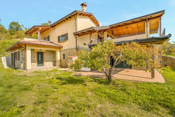 Casa Indipendente Immersa Nel Verde - Aulla