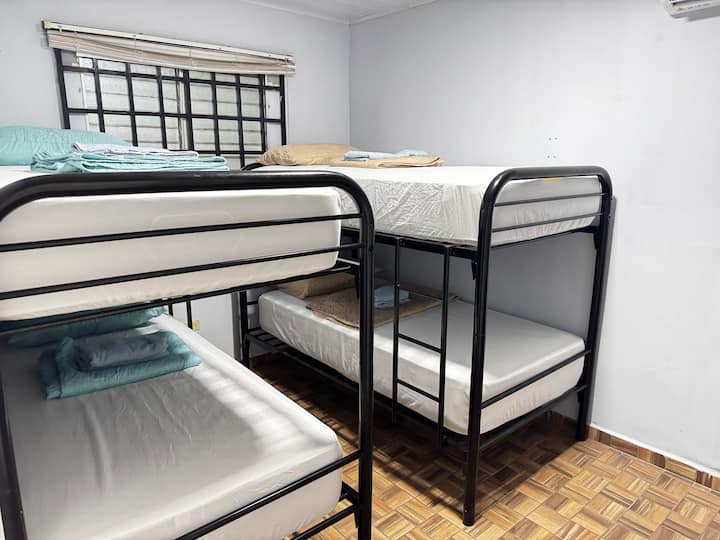 Schlafzimmer 2