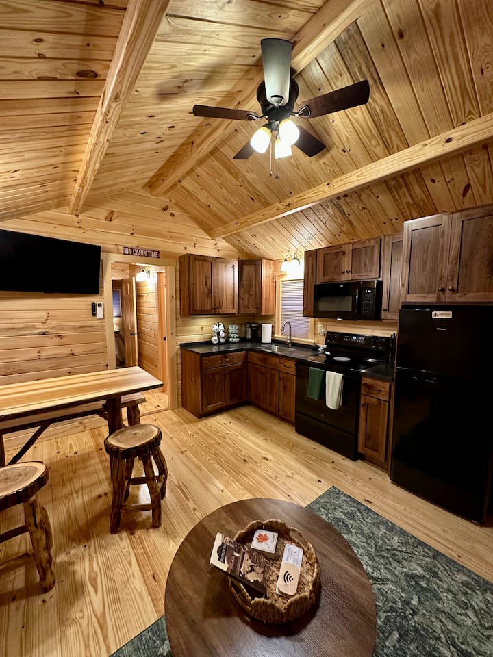 Secluded Romantic Vermont Cabin With Sauna - Brattleboro, VT