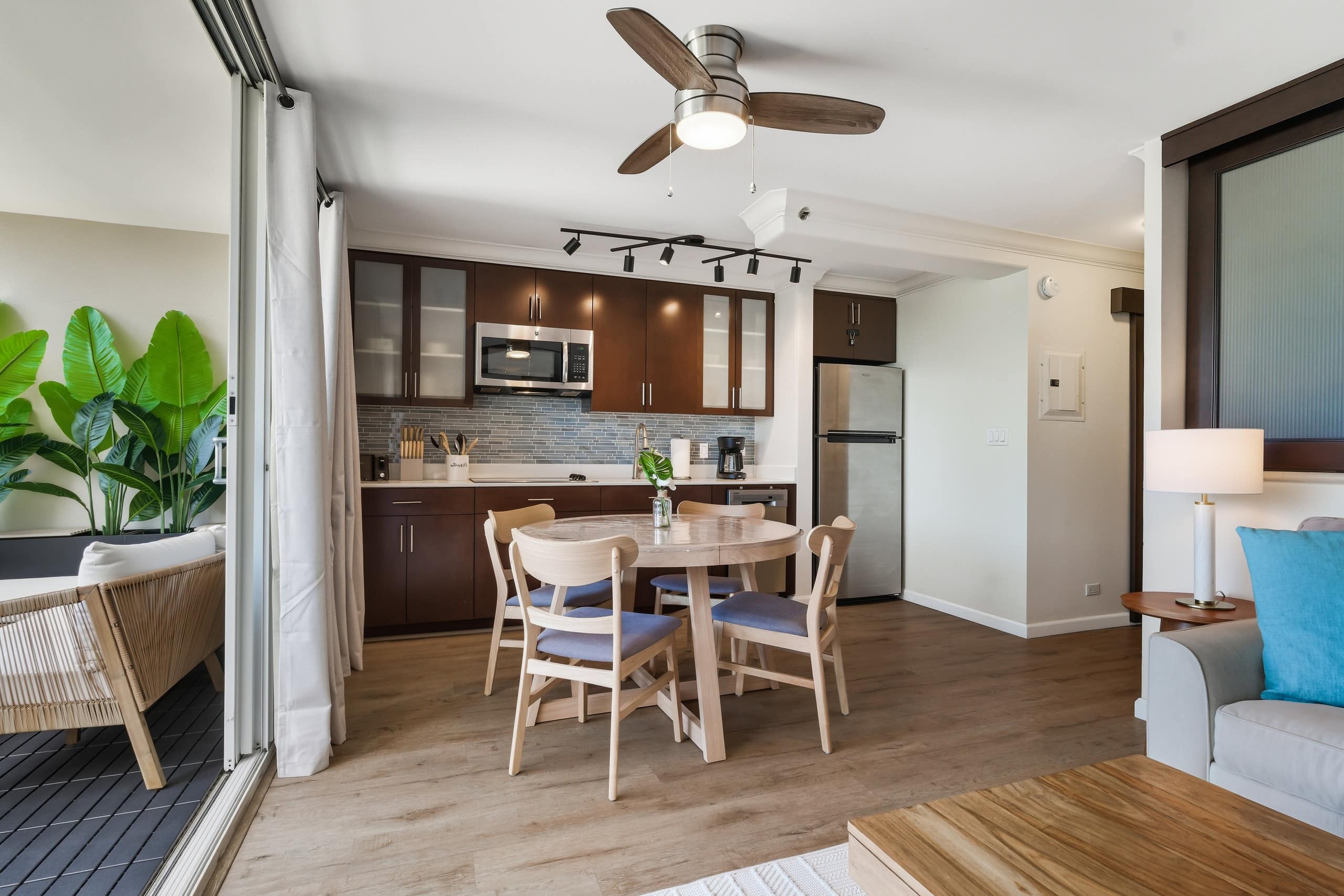 Condo in Honolulu · ★4.73 · 1 bedroom · 2 beds · 1 private bath - Image 12