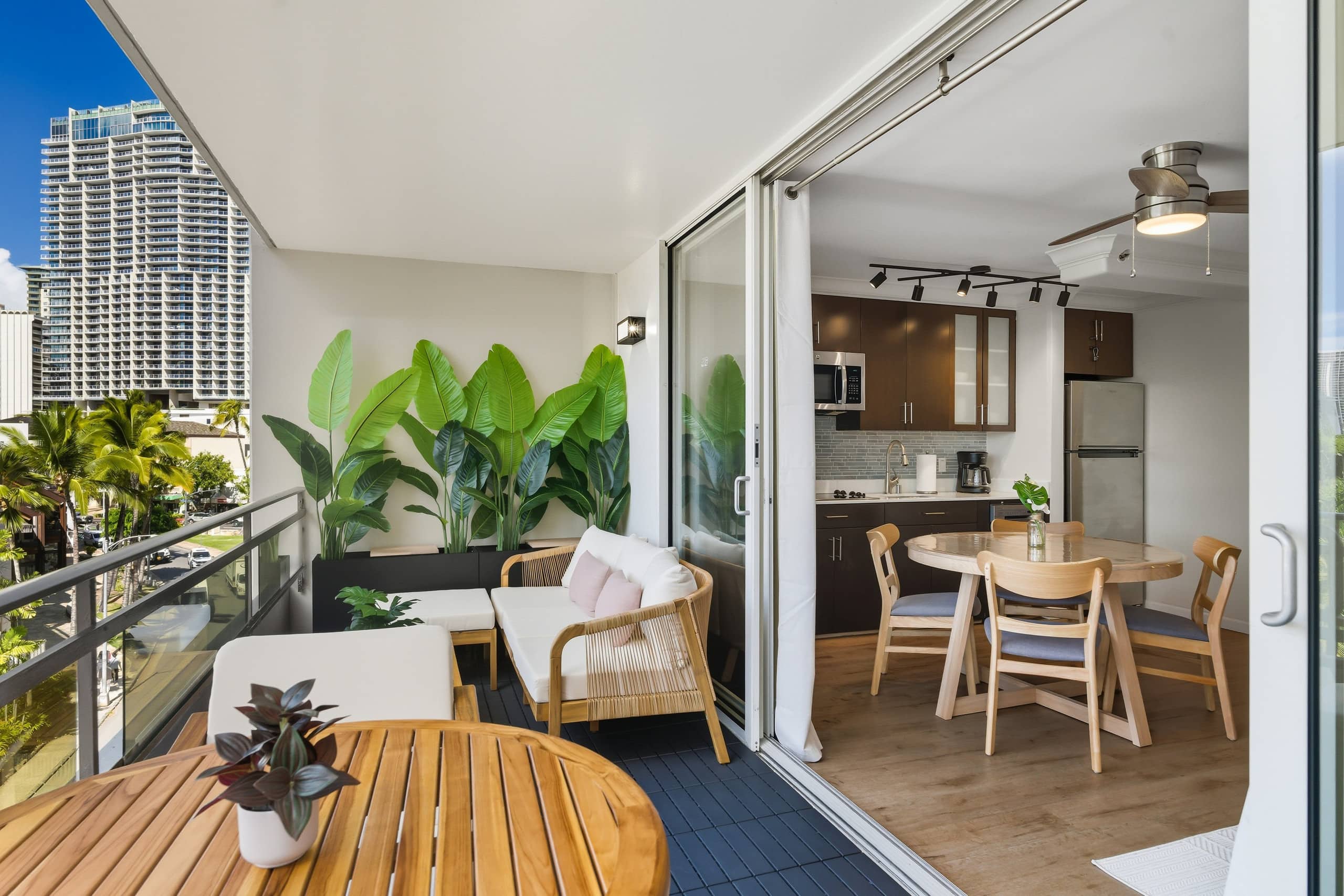 Condo in Honolulu · ★4.73 · 1 bedroom · 2 beds · 1 private bath - Image 26
