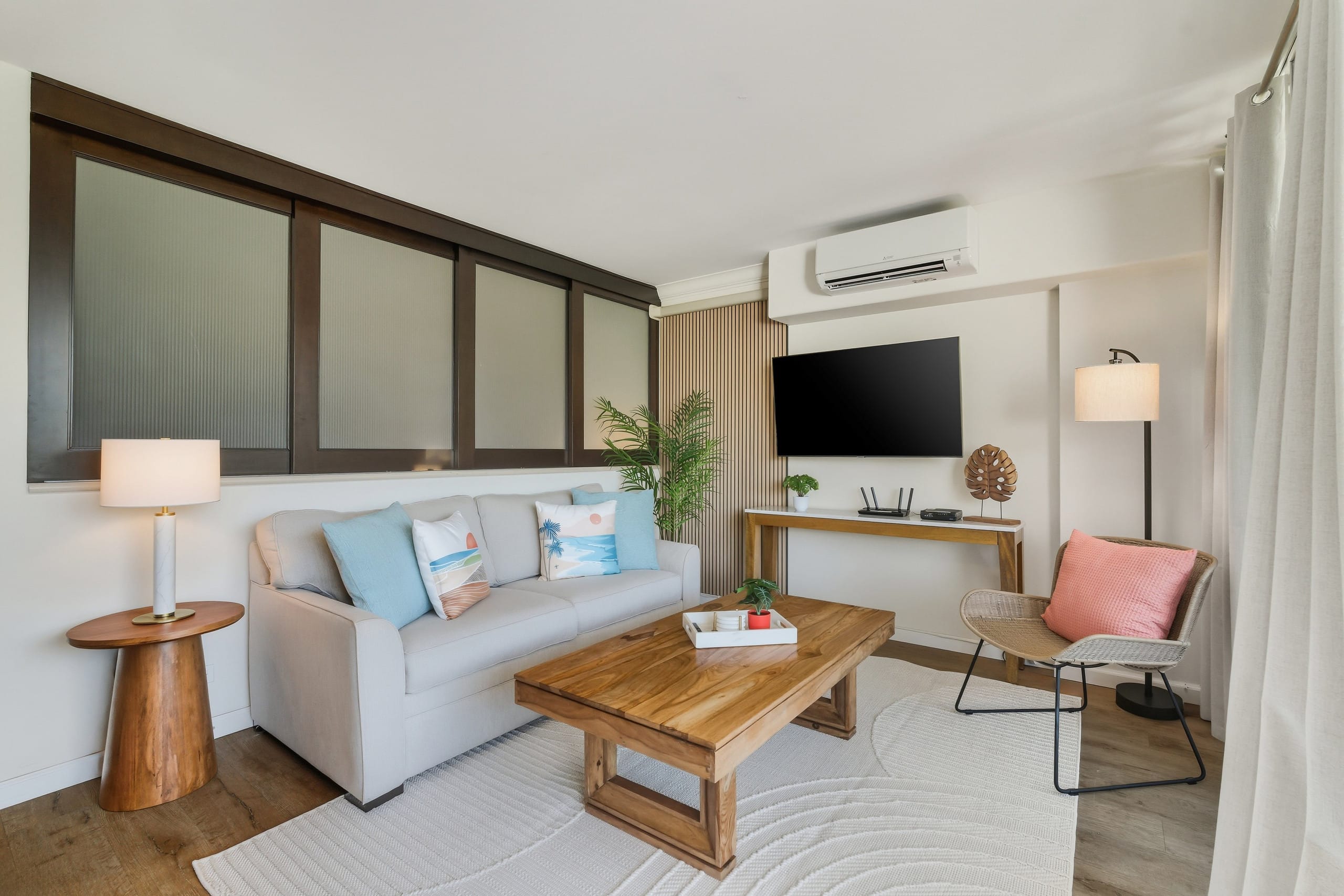 Condo in Honolulu · ★4.73 · 1 bedroom · 2 beds · 1 private bath - Image 3