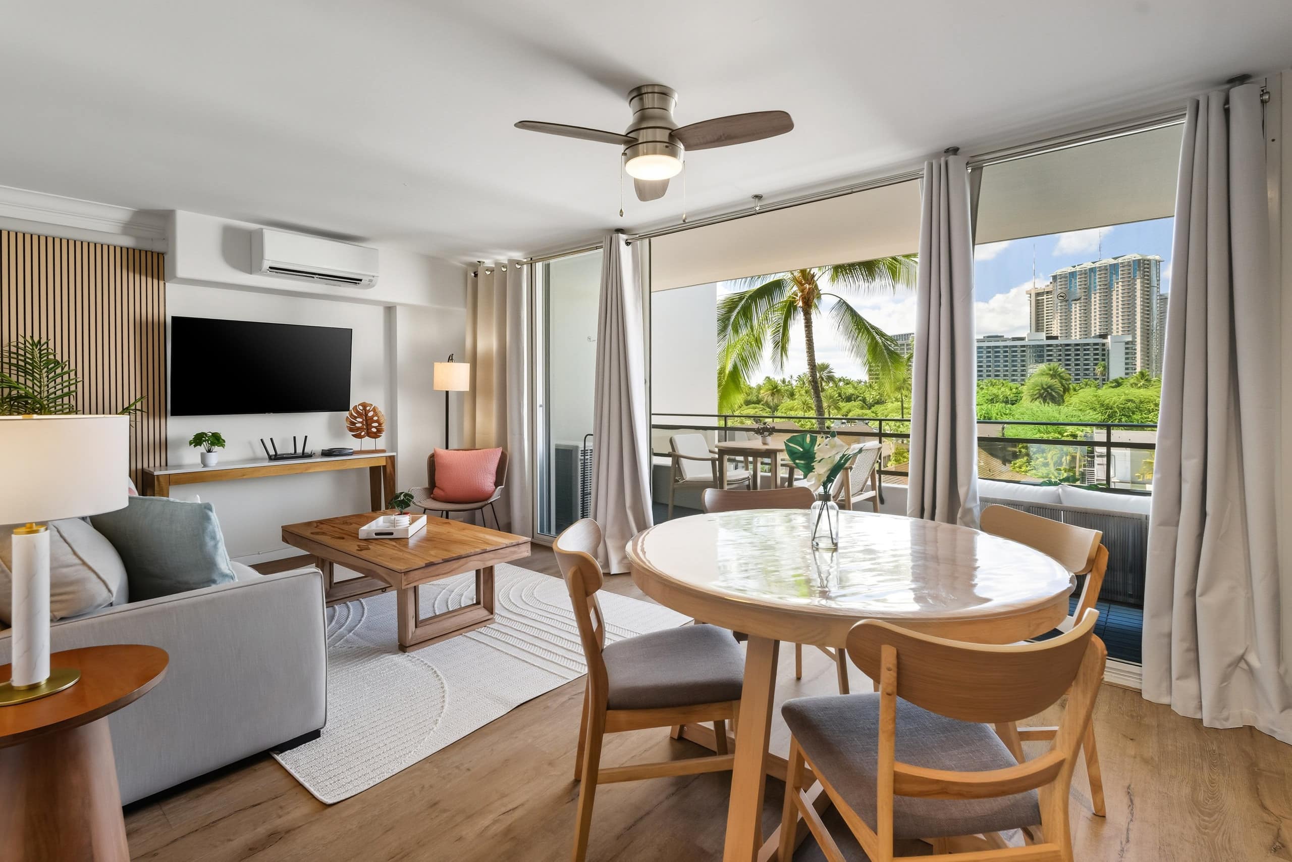 Condo in Honolulu · ★4.73 · 1 bedroom · 2 beds · 1 private bath - Image 15