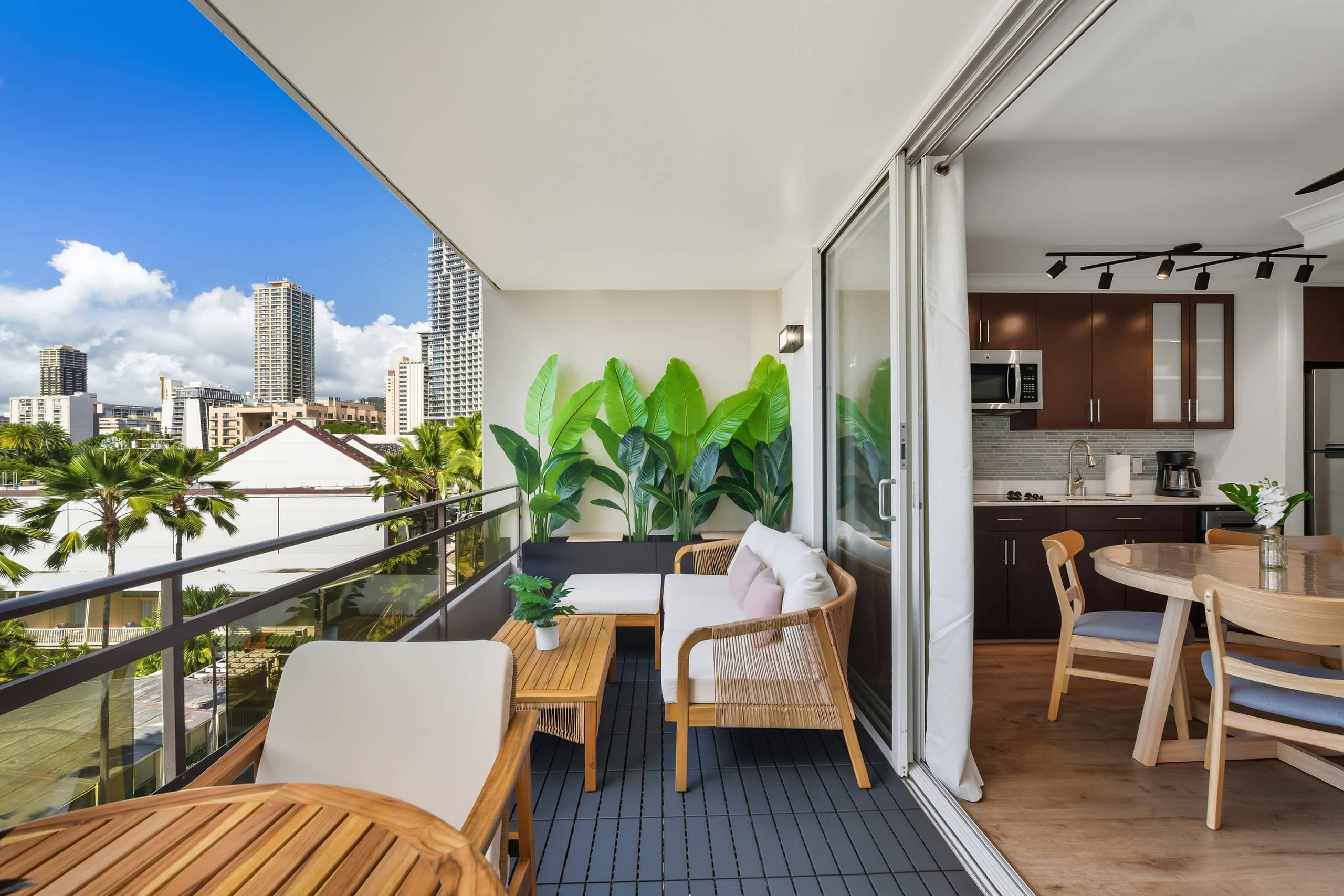 Condo in Honolulu · ★4.73 · 1 bedroom · 2 beds · 1 private bath - Image 22