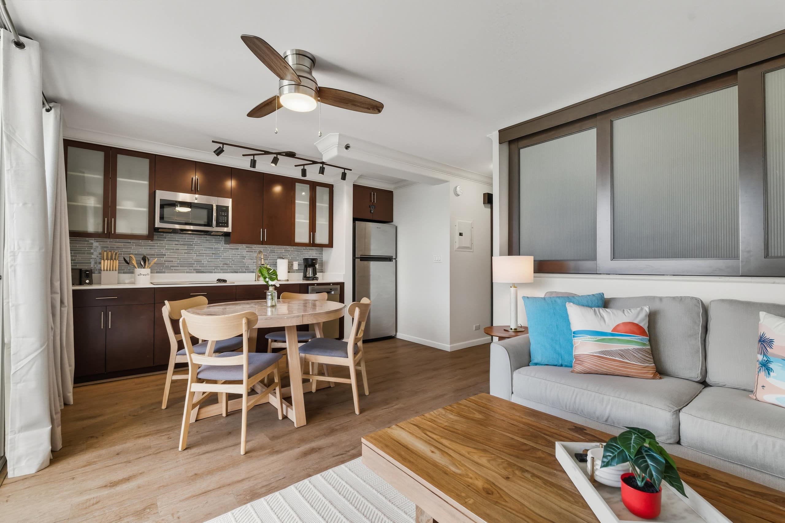 Condo in Honolulu · ★4.73 · 1 bedroom · 2 beds · 1 private bath - Image 7