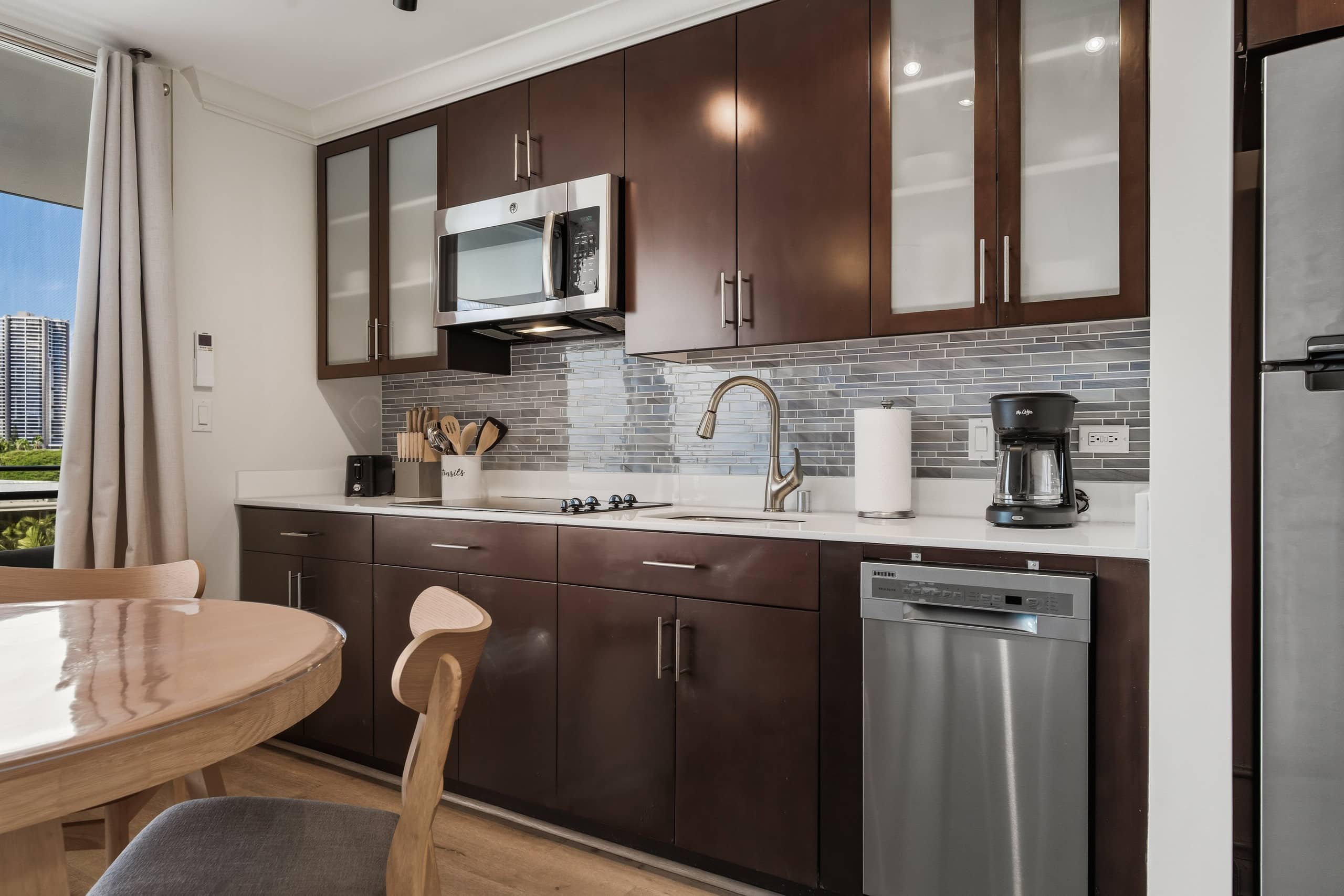 Condo in Honolulu · ★4.73 · 1 bedroom · 2 beds · 1 private bath - Image 8