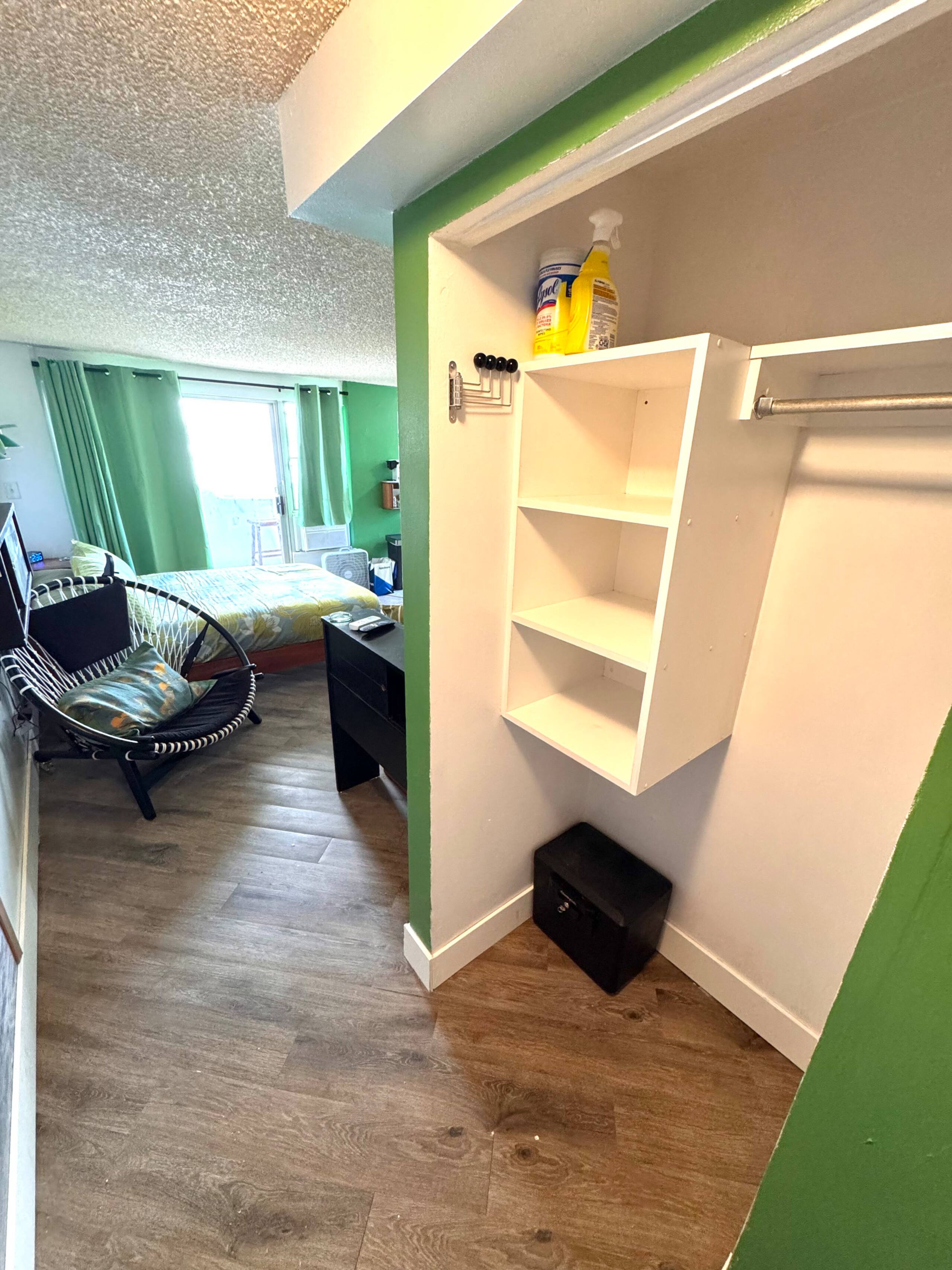 Condo in Honolulu · ★4.94 · Studio · 2 beds · 1 bath - Image 6