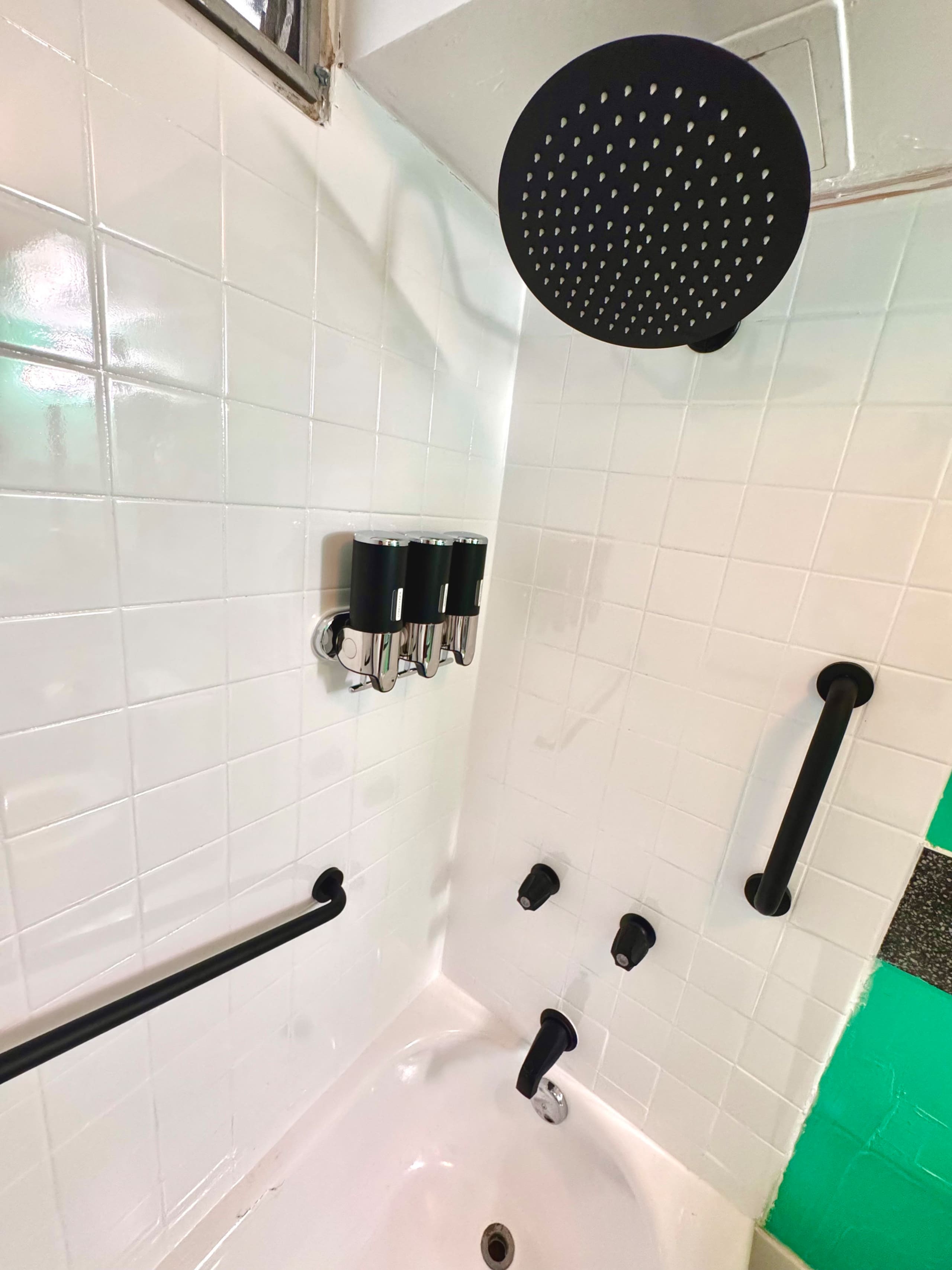 Condo in Honolulu · ★4.94 · Studio · 2 beds · 1 bath - Image 13