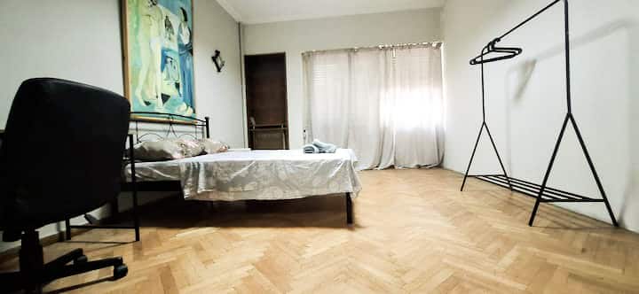 Prostrana soba s radnim kutkom