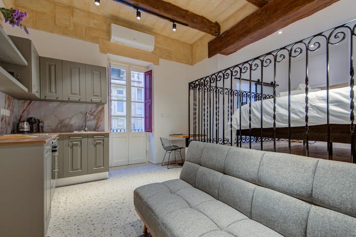 Modernized Traditional Townhouse In Floriana - Valletta, Malta