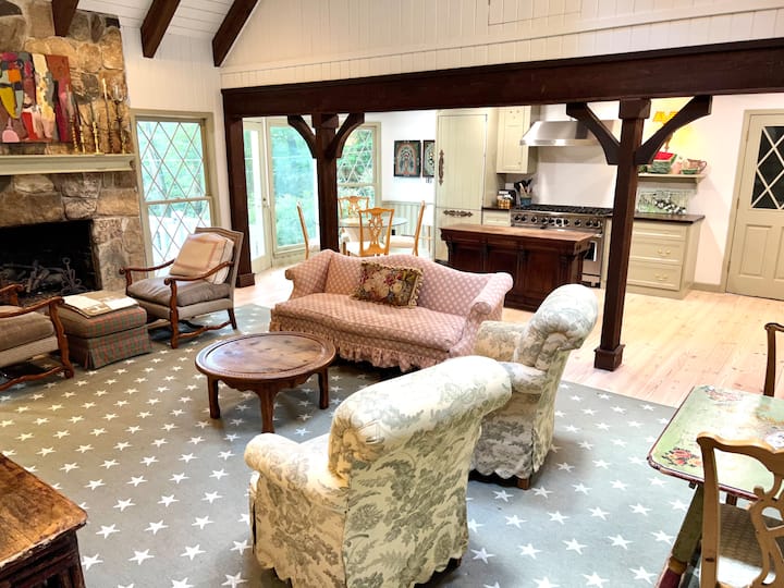 Charming Home Close To Downtown - Highlands, NC