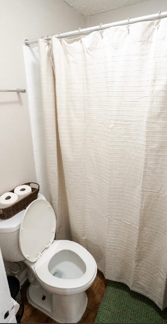 Peaceful 1/1 Bedroom DT Skyline View