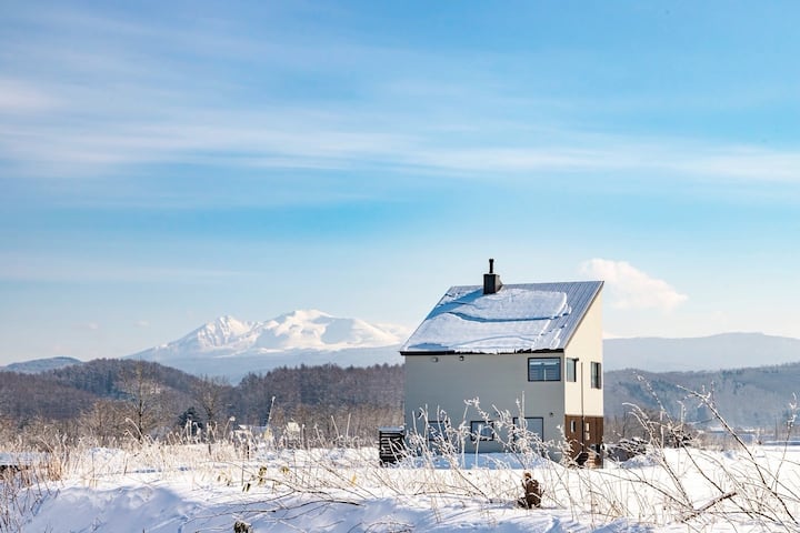 Villa Higashikawa Hokkaido - Mountain View - Biei/Furano/Zoo/Asahidake/6 Beds