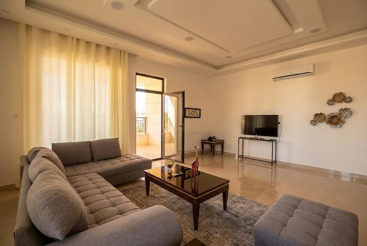 Dabouq Luxury 3br Condo In Prime Amman Location 1 - Ammán