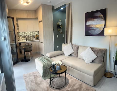 Successful Airbnb property: Portara Apt. Two-room penthouse flat with view in Περιφέρεια Κεντρικής Μακεδονίας