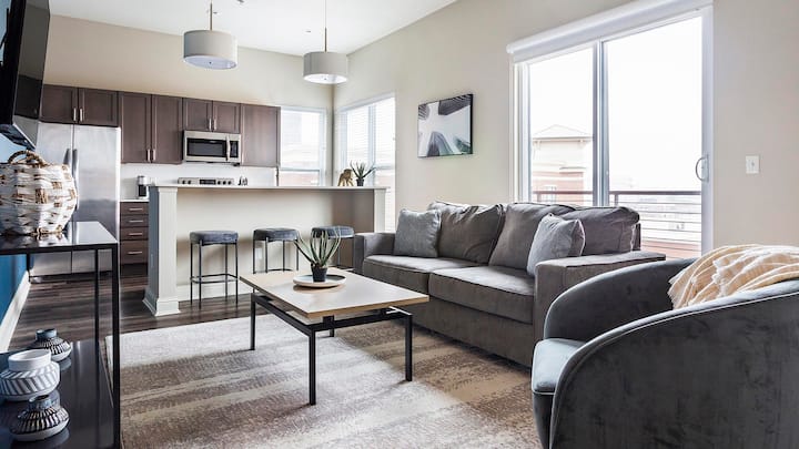Landing | Chic 2bd, Gym, Rooftop Lounge - Tulsa, OK