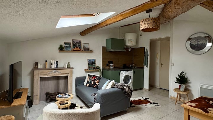 Charmant Appart Style Chalet à 7 Min De La Cité - Badens