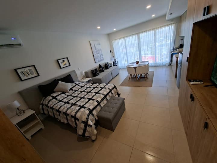 Elegante Loft Onix Con Balcón - León, México