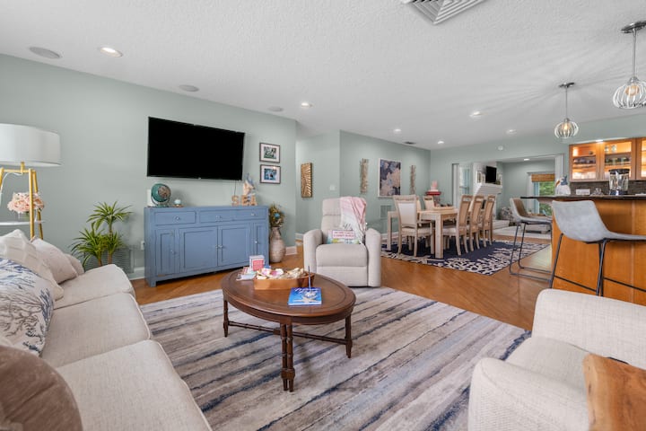 Luxury Home With Pool, Pickle Ball And Hot Tub - St. Augustine, FL
