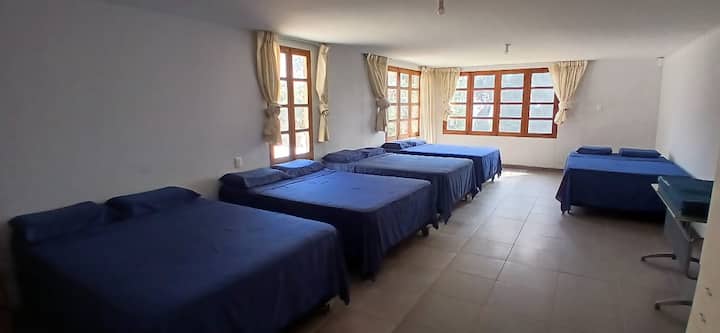 Chambre principale, comprend une salle de bain et un dressing