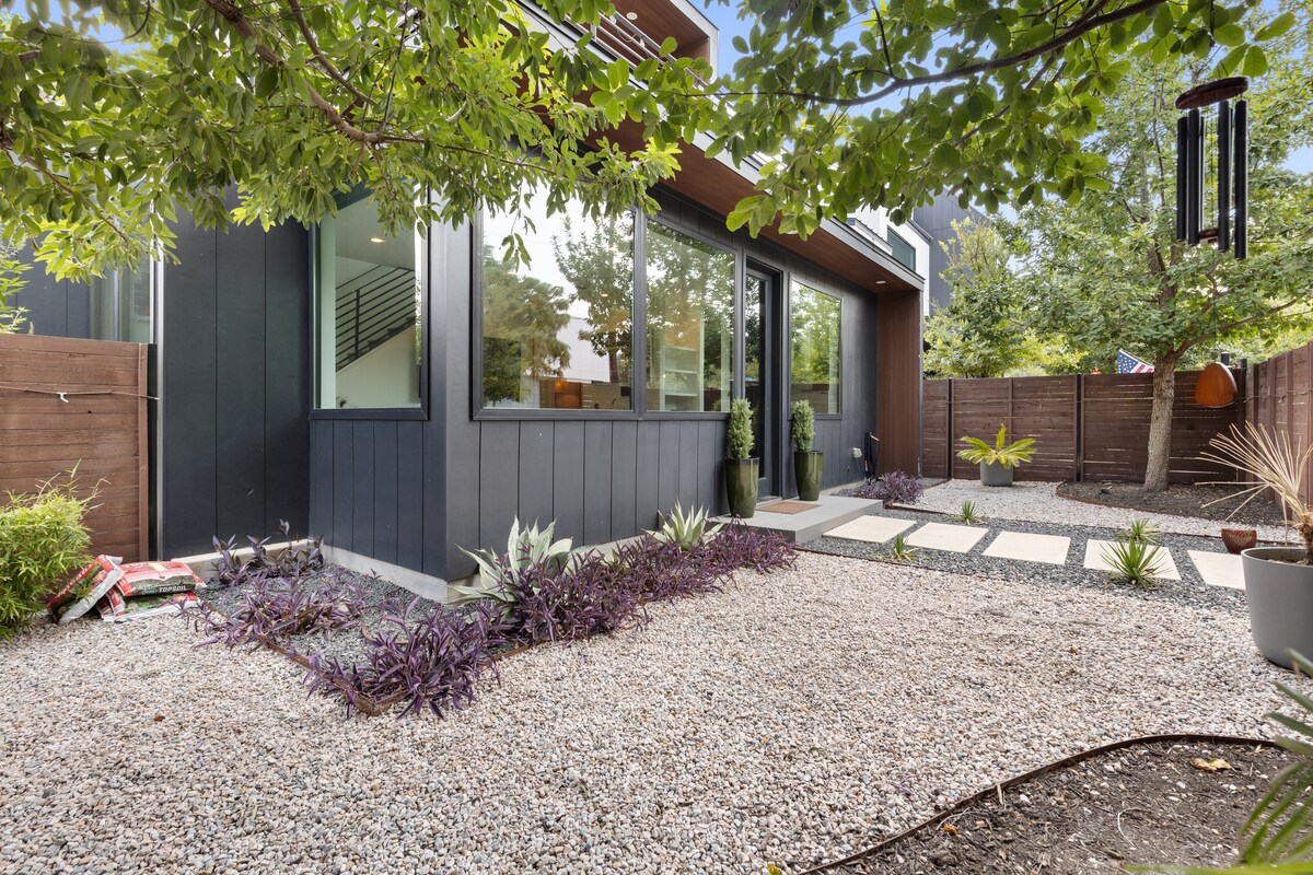 Stylish Private Bouldin Retreat • Walk to SoCo