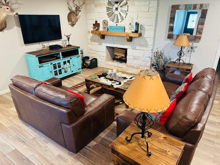 4-bedroom House In The Woods - San Felipe, TX