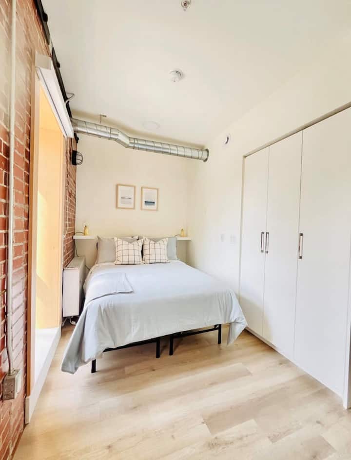 Restored Convent Historic Loft - Halifax
