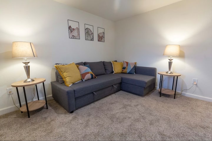 Pets Welcome! Full Kitchen/private Yard - Thornton, CO