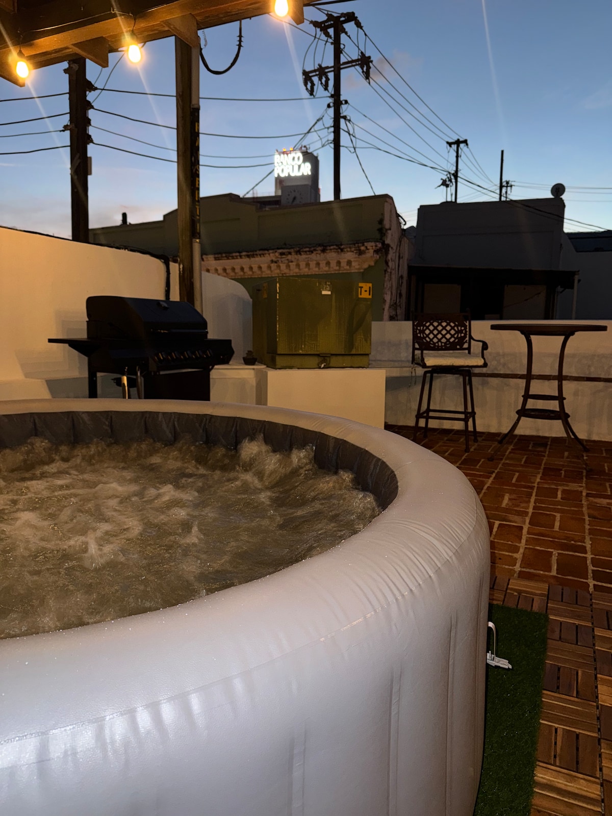 OSJ Penthouse Escape w/Jacuzzi, BBQ&Outdoor Dining - Flats for Rent in ... - Gourmet Penthouse With Bbq Area