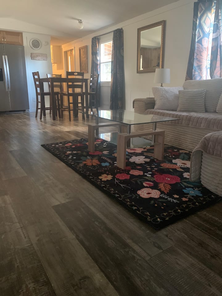 Clean Cozy Convenient - Crestview, FL
