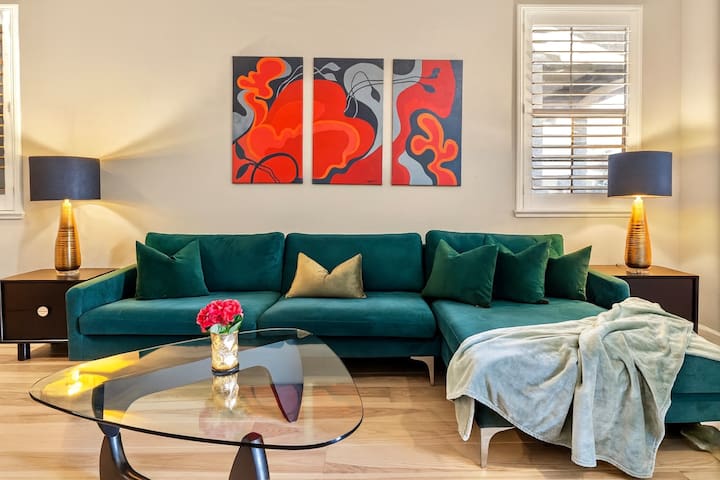 Superbowl | 10 Min to SF | Games | Spa Tub | BBQ