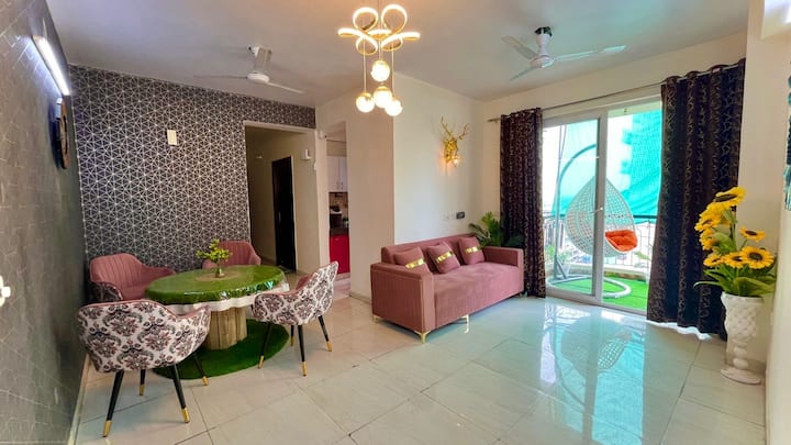 Skyline Luxe | Ultra-luxury 2bhk (Family Friendly) - Faridabad