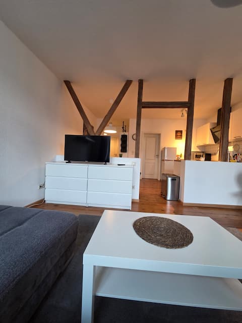 Leistungsstarkes Airbnb: Two-room apartment, Ostseestadion, Rostock, KTV in Rostock