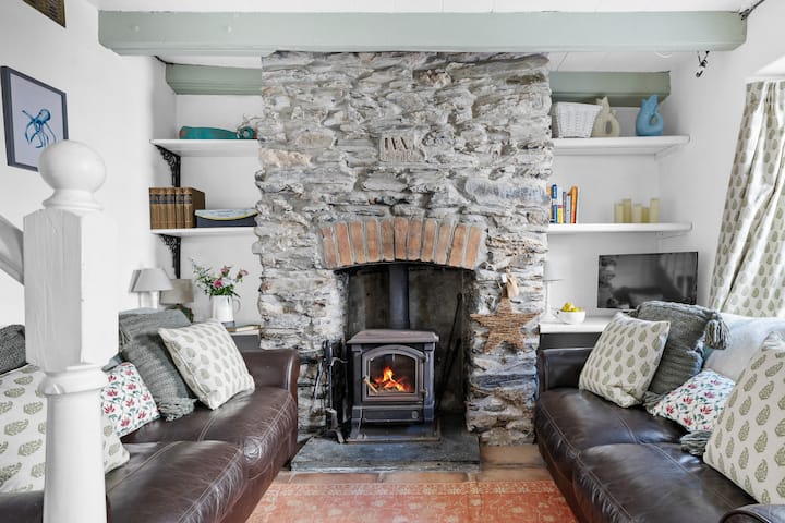 Pretty Cottage With Courtyard - Central Port Isaac - Port Isaac