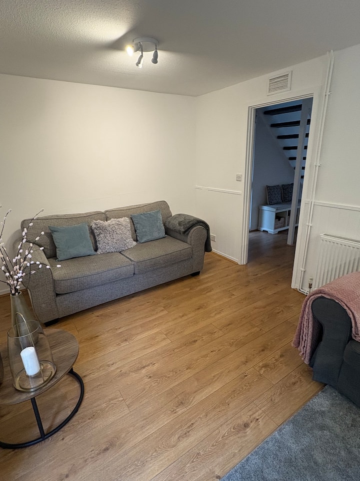 Semi Detached Guest House In Mill Hill Village - Mill Hill
