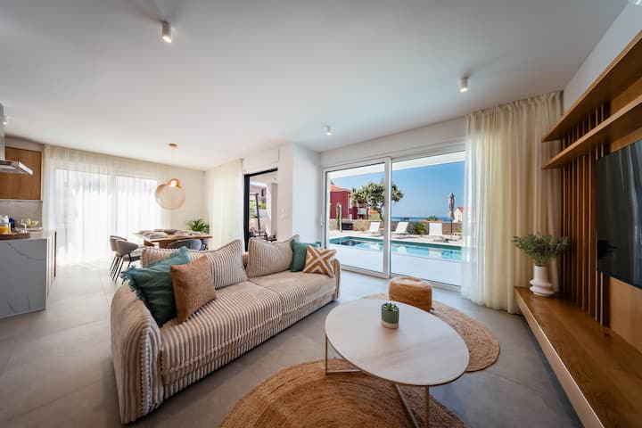 Villa Sempreviva - Pool, Jacuzzi, Sauna & Gym - Mandre
