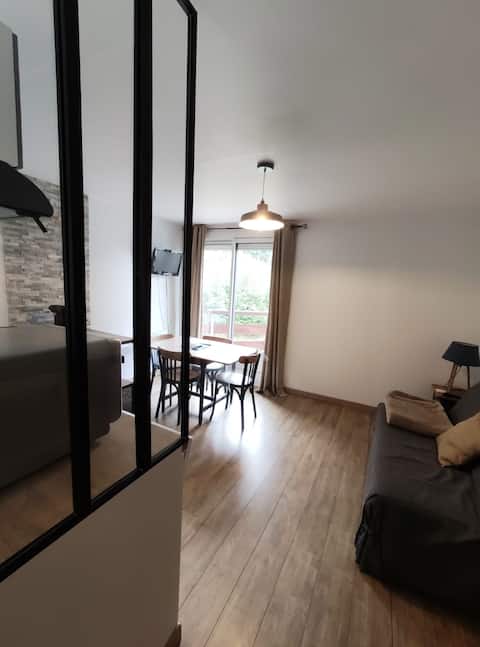 Popular Airbnb listing: Le May'Hé - Studio cabin with balcony - Prapoutel in Les Adrets