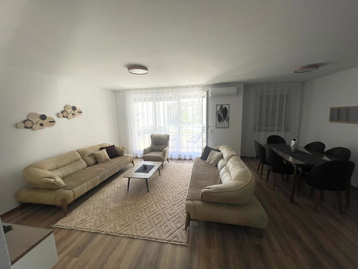 Cozy Stay in Gjilan Center