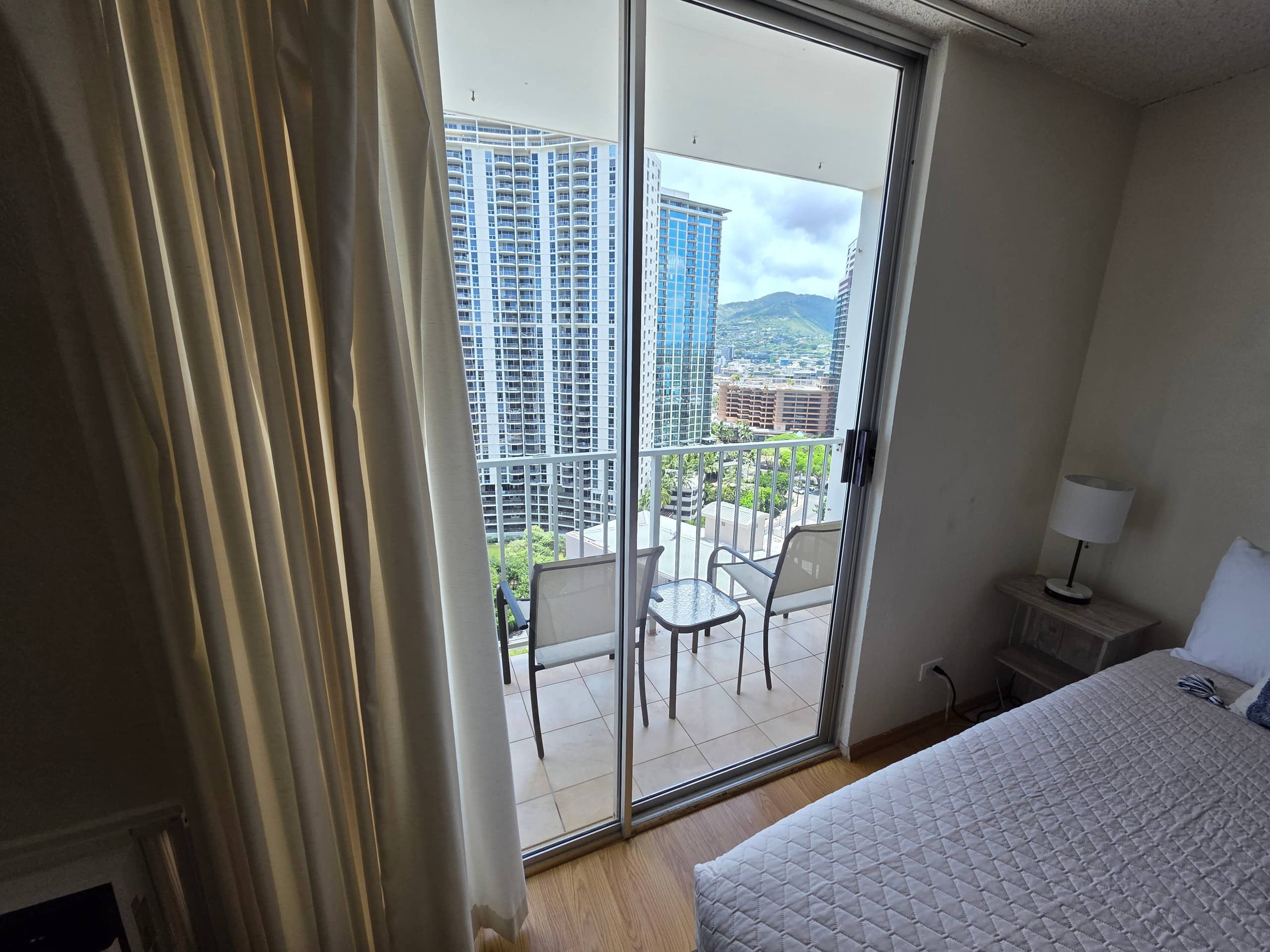 Condo in Honolulu · ★4.91 · 1 bedroom · 1 bed · 1 private bath - Image 4