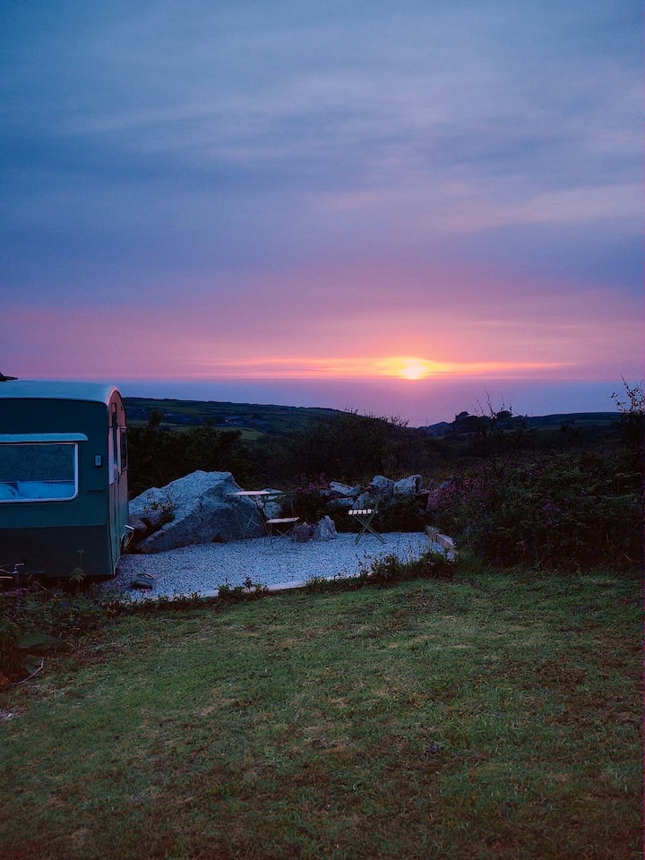 Stylish Caravan Stay In Zennor | Wild Sauna - Saint Ives