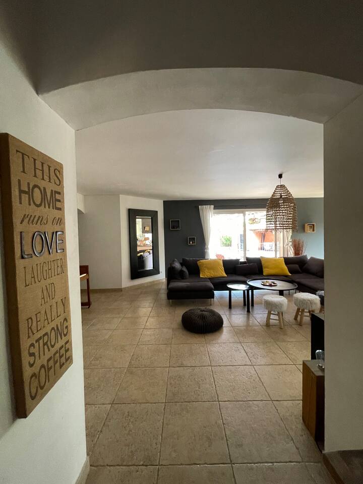 Agréable Maison Avec Piscine Et Clim - 6 Personnes - La Fare-les-Oliviers