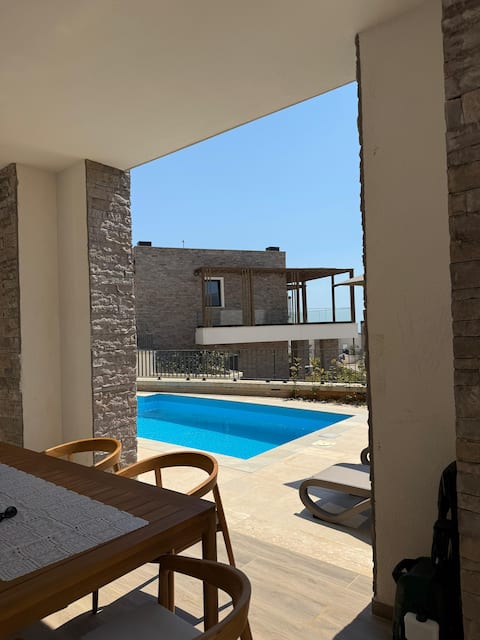 Turquoise Poolside Thymus Resort