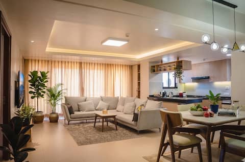 [New] Spacious 2BR Oasis – Large Terrace/Pool/Gym
