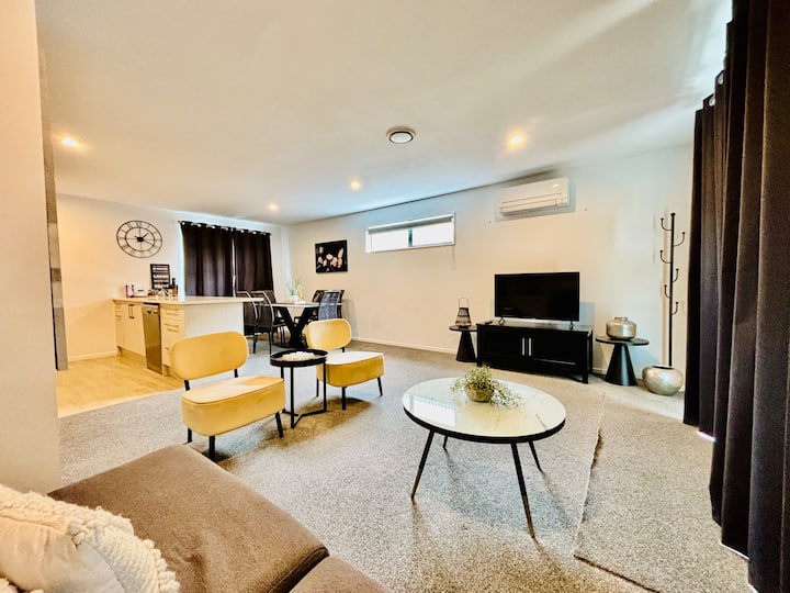 Modern Spacious Home, Very Close To City Centre - Christchurch