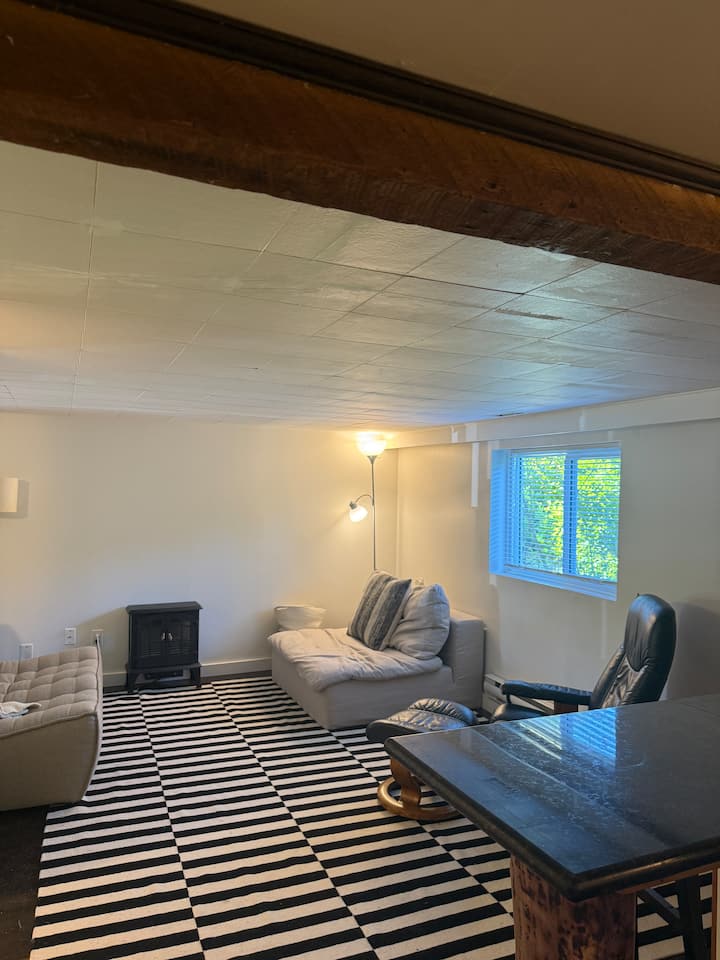 Family-friendly Victoria Home | Central Location - Langford