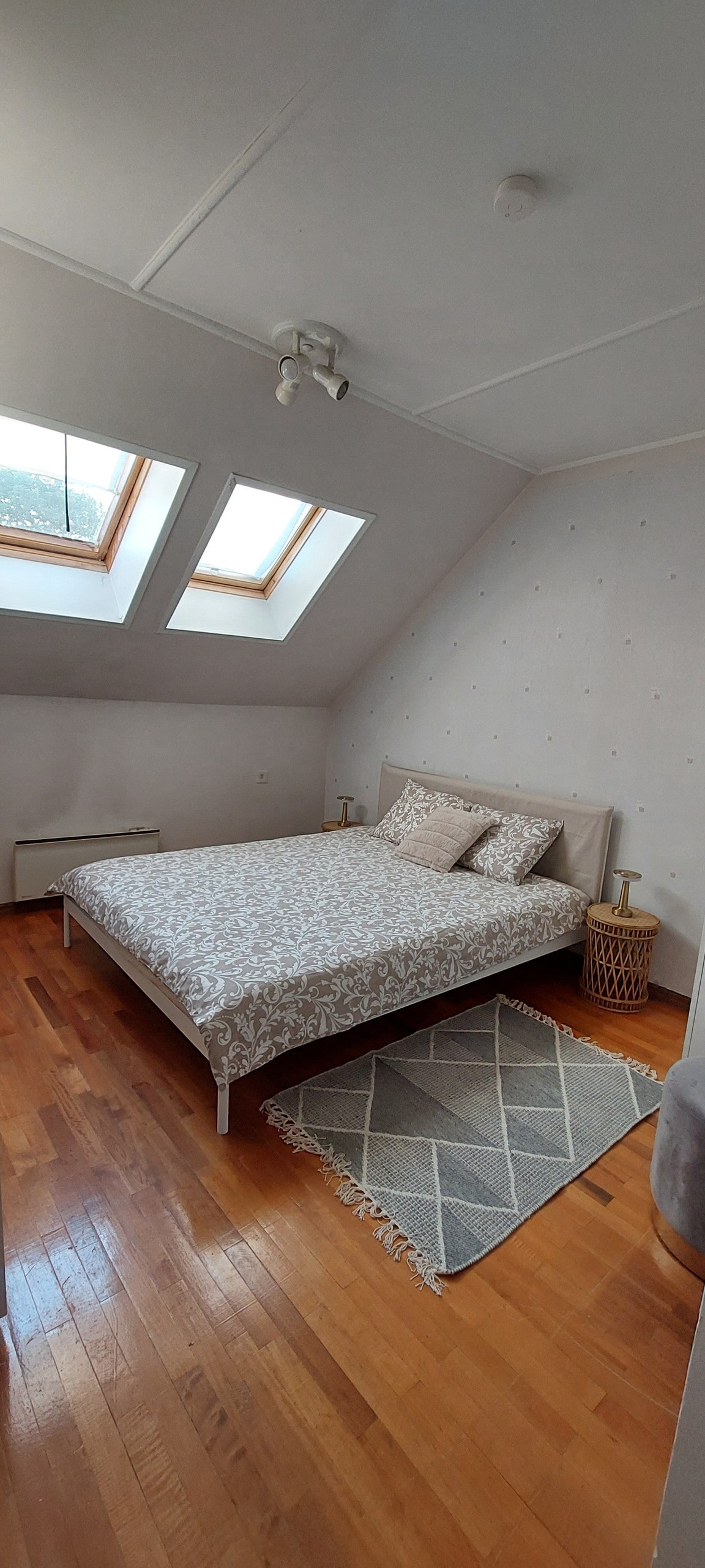 Spavaća soba na 2. katu, krevet širine 160 cm / Spavaća soba na 2. katu s bračnim krevetom