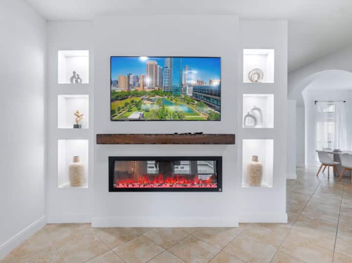 Modern & Cozy Retreat - Houston, TX