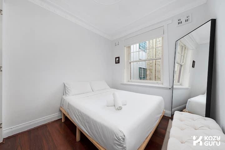 Ropa de cama limpia y una cama acogedora para tu estadía